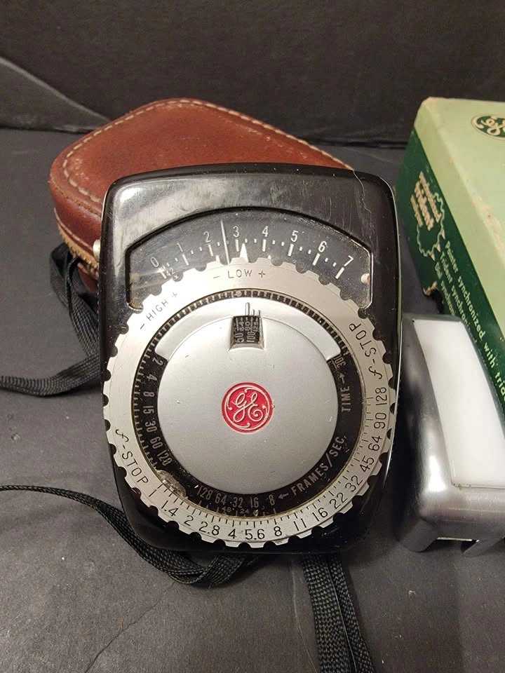 Vintage General Electric GE Exposure Meter Type PR-1 with Case a - photo 2