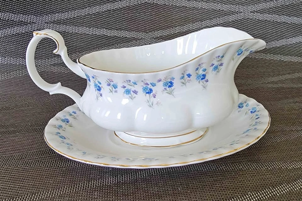 Royal Albert Memory Lane Gravy Boat and Underplate