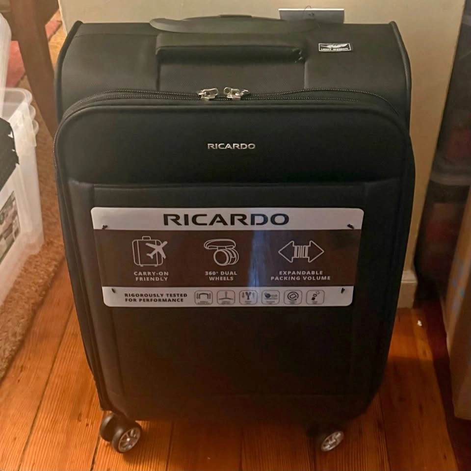 Ricardo Beverly Hills Solvang 21" Spinner Carry-On Luggage, Blac