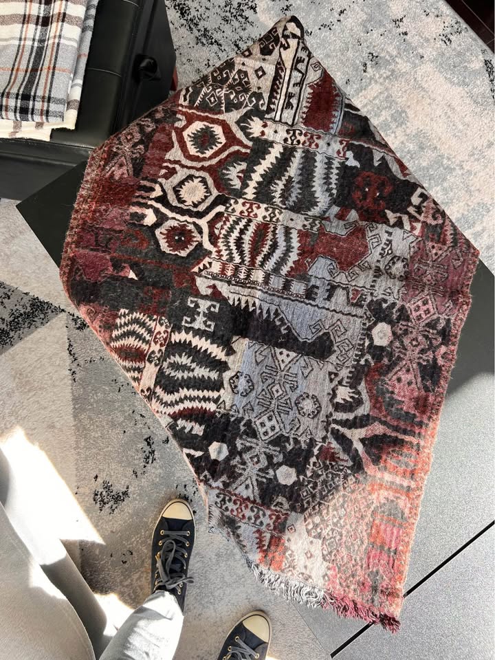 Aritzia Chic Geometric/Aztec Scarf - photo 3
