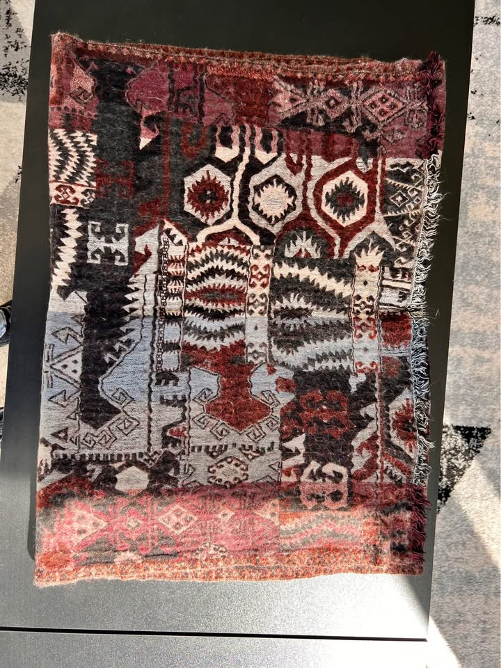 Aritzia Chic Geometric/Aztec Scarf - photo 5