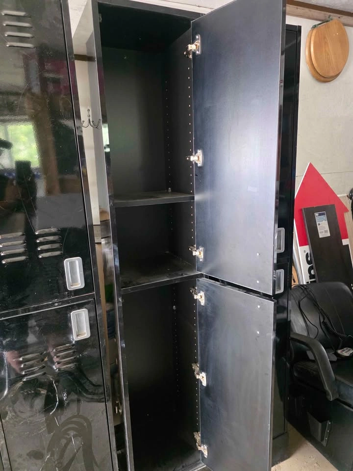 Large wooden lockers - photo 2