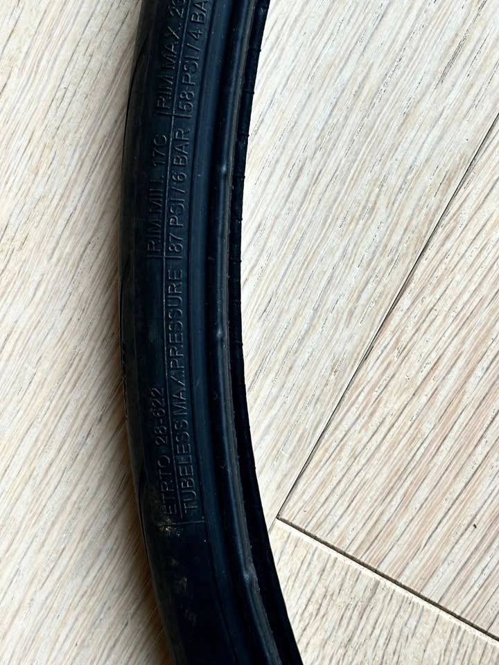 2x Mavic Yksion Pro UST 700x28 Tires - photo 4