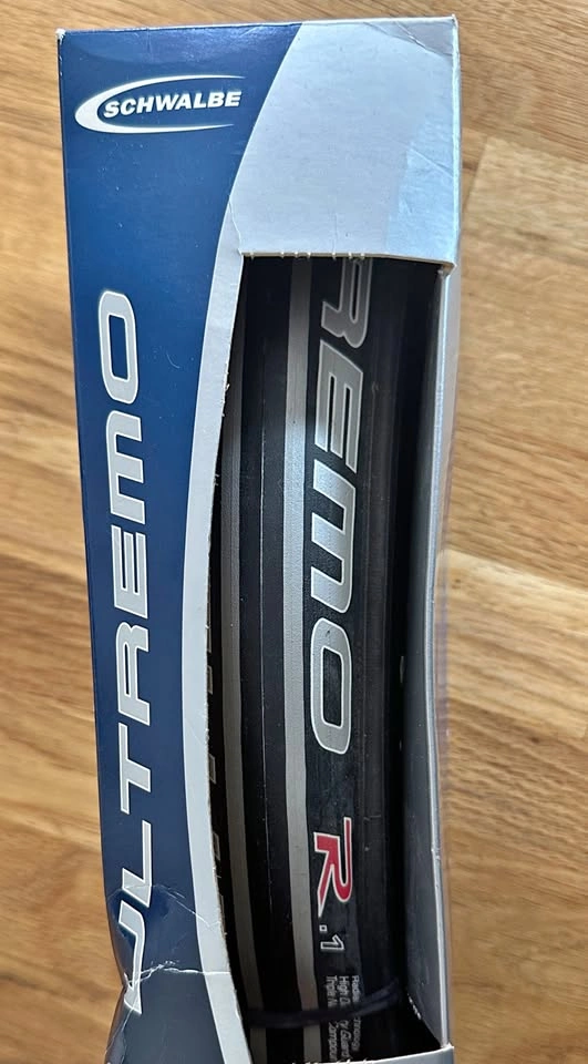 New Schwalbe Ultremo R1 Road Bike Tire 700x23c