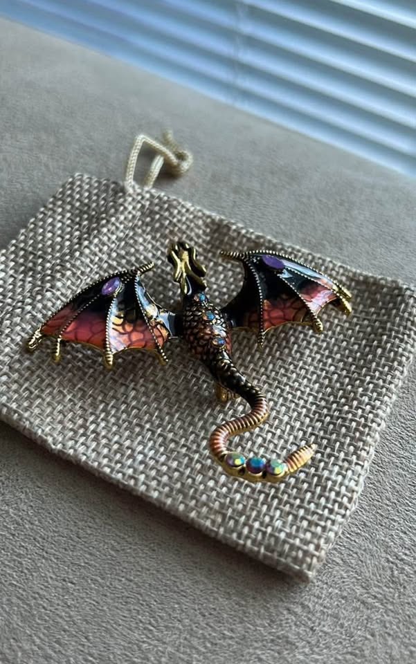 Ombré Dragon Brooch - photo 3