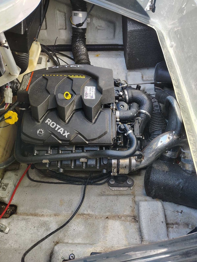 215hp 2007 Seadoo Speedster 150 Jet Boat w/ Trailer - photo 5