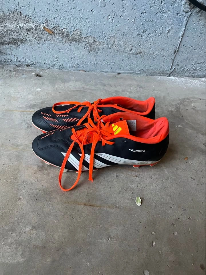 Mens Adidas Predators Cleats - photo 2