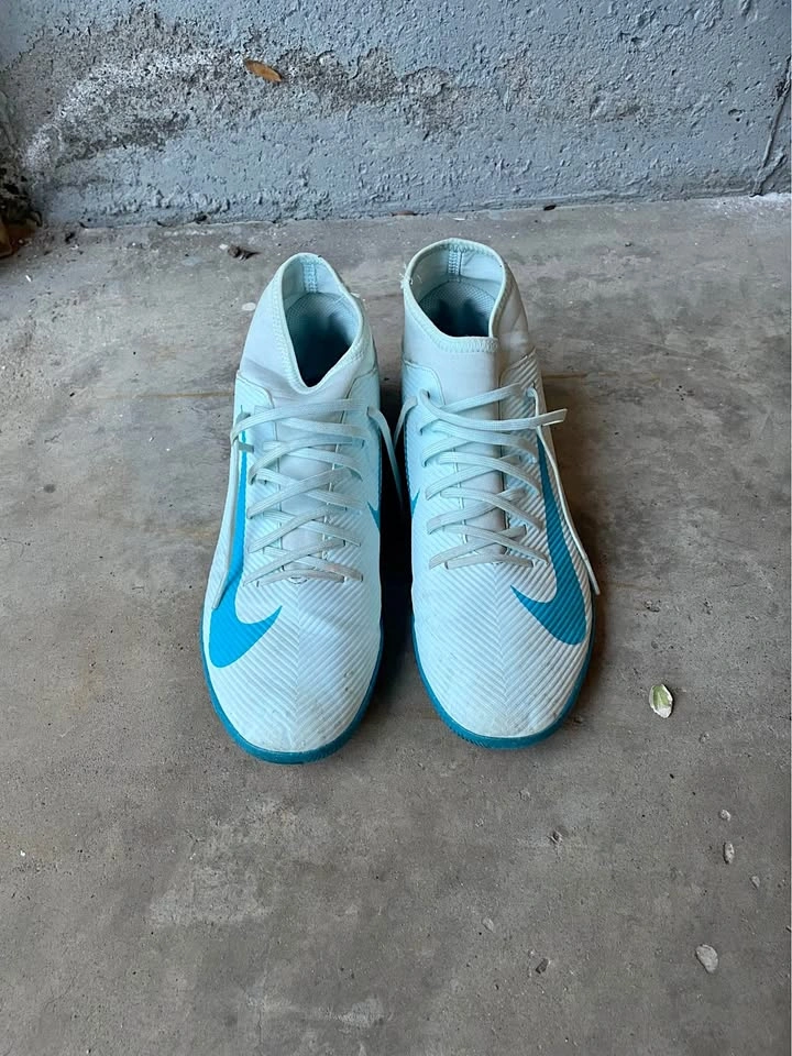 Nike Mercurial No Studs Shoes - Mens US Size 7