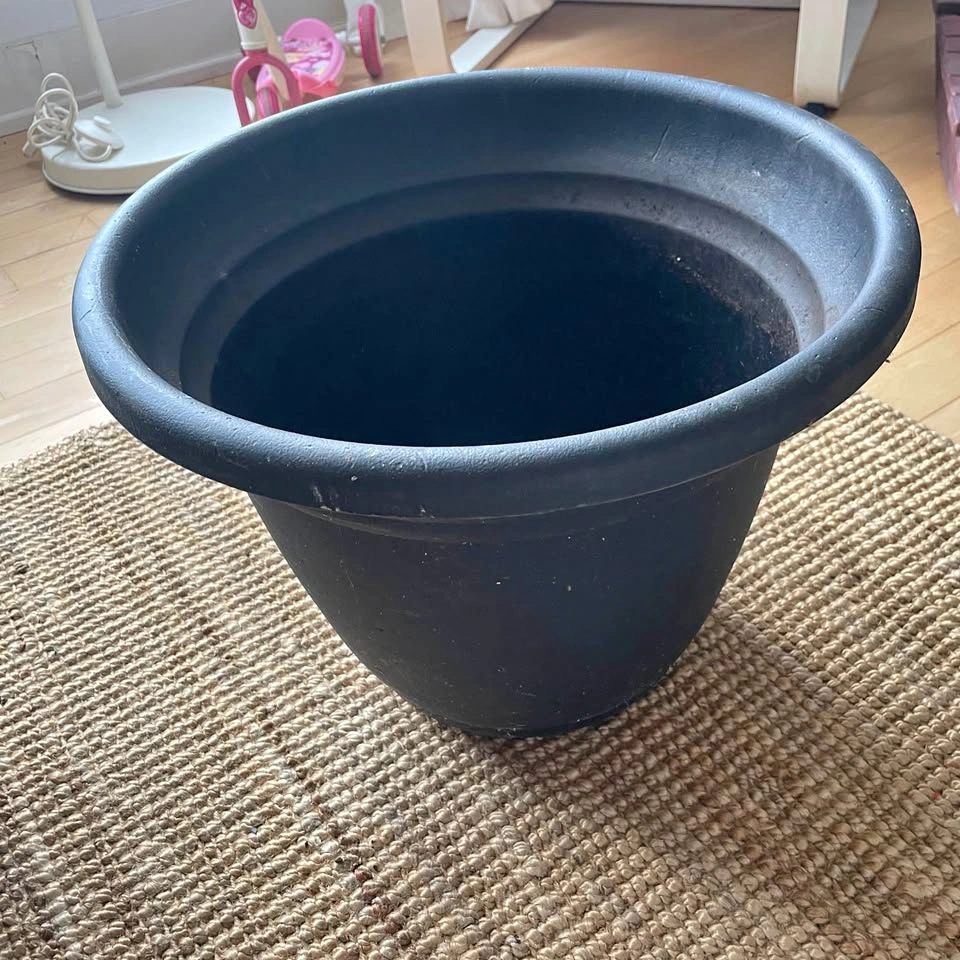 17x14" Large Black Plastic Planter Pot