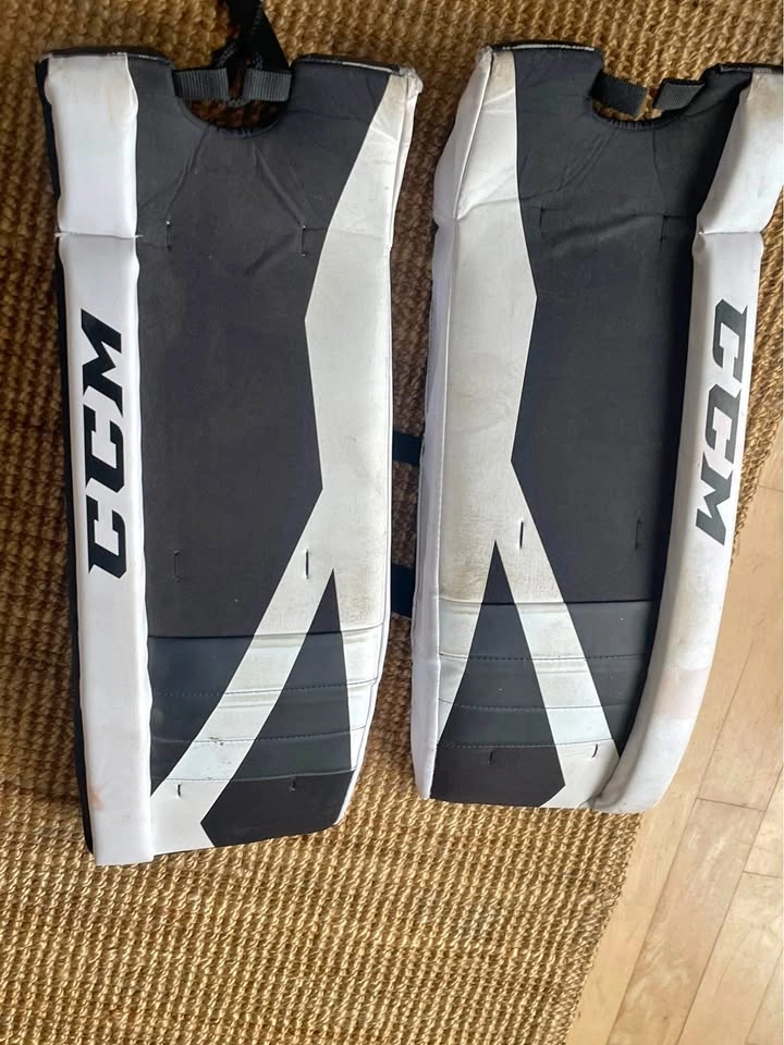 CCM Goalie Leg Pads 26"