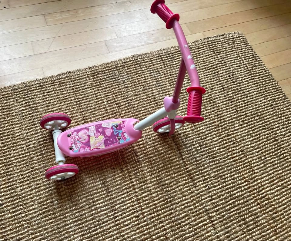 Barbie Pink Kids 3-Wheel Scooter