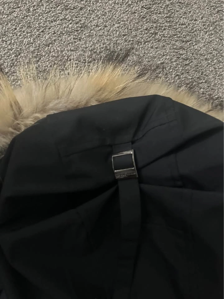 Brand new Canada Goose Jacket - photo 4