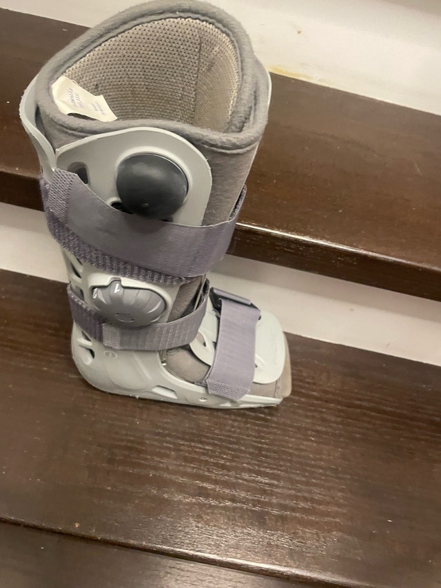 Size XS Aircast walking boot - photo 4