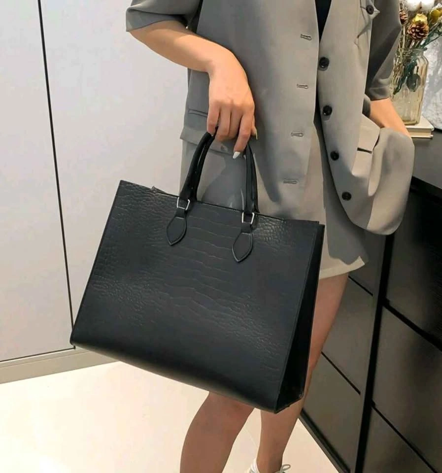 Brand new Large capacity black color tote bag - photo 3