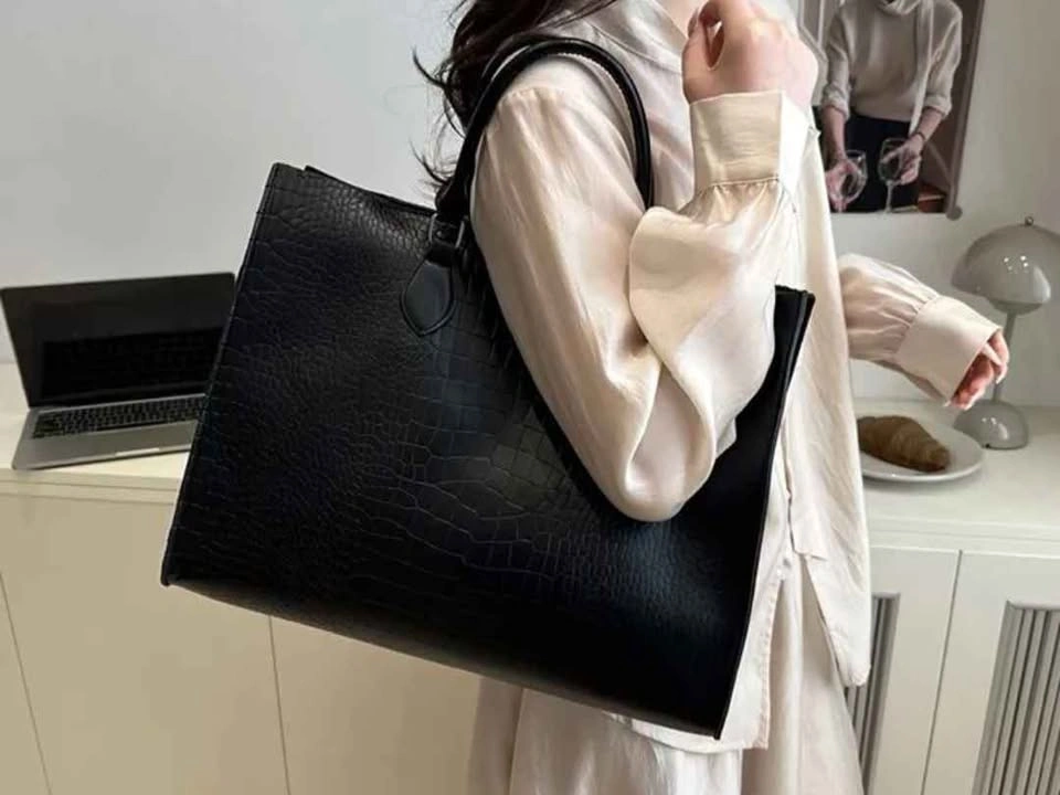 Brand new large capacity black color tote bag for women - photo 2