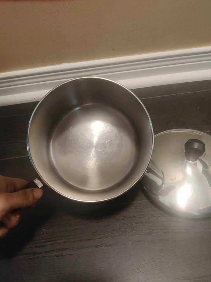 Used like new 2qt durable stainless steel Farberware sauce pan - photo 3