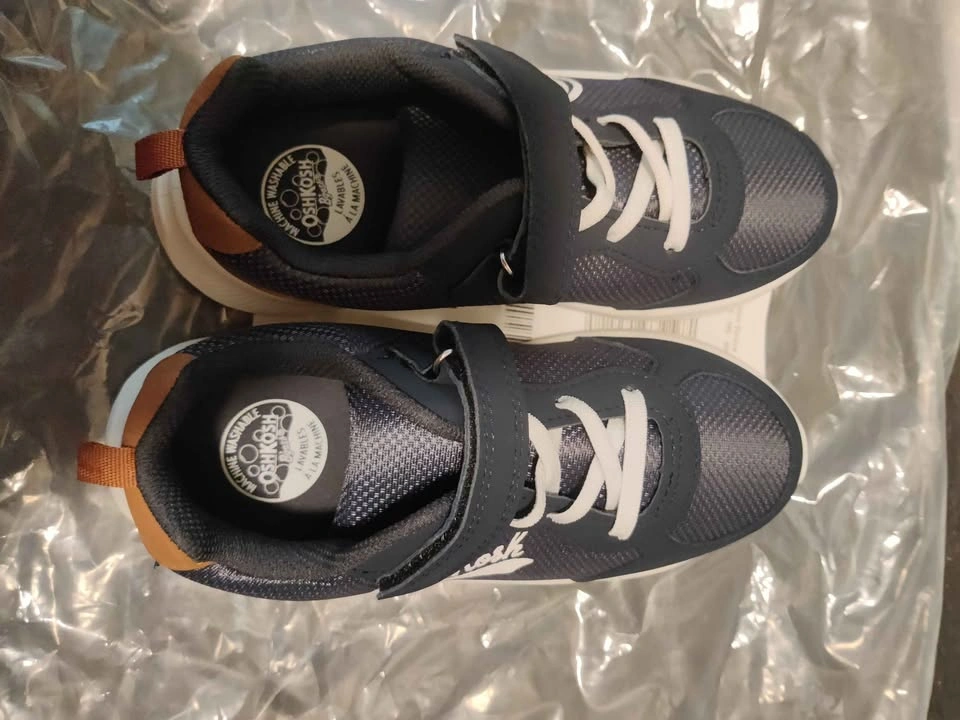 New OshKosh Kid Boy Shoes Size 3 Youth - photo 2
