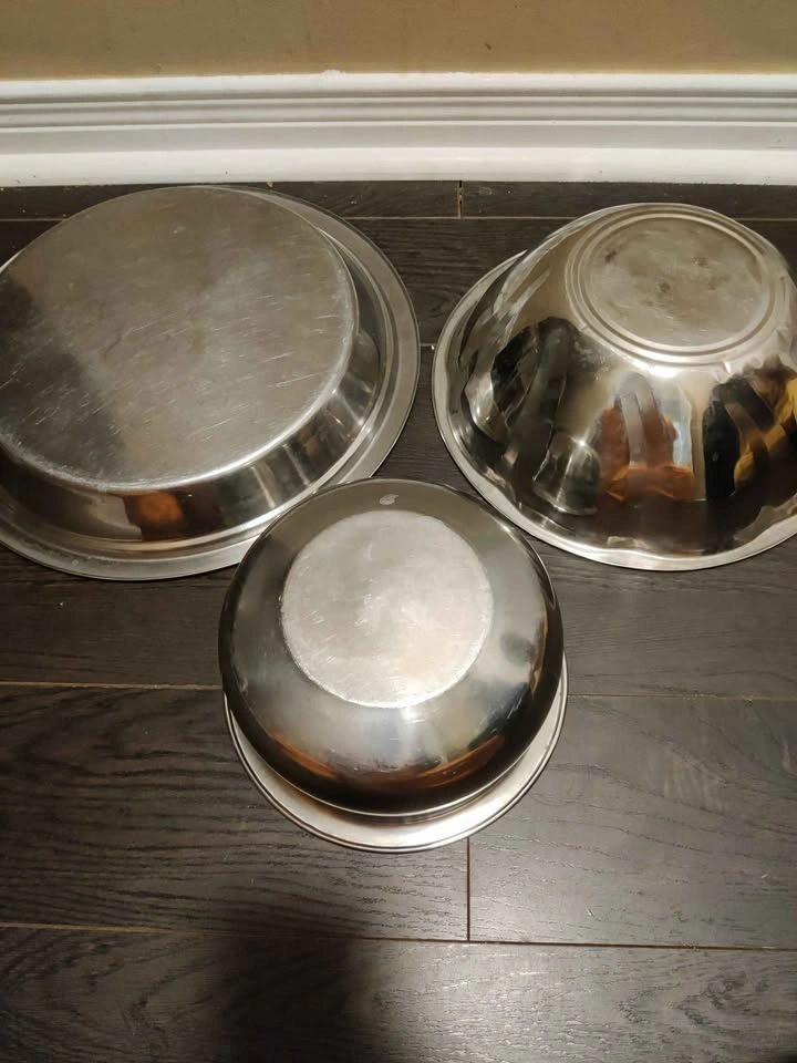 Used good large capacity 3 stainless steel bowls and plates - photo 2