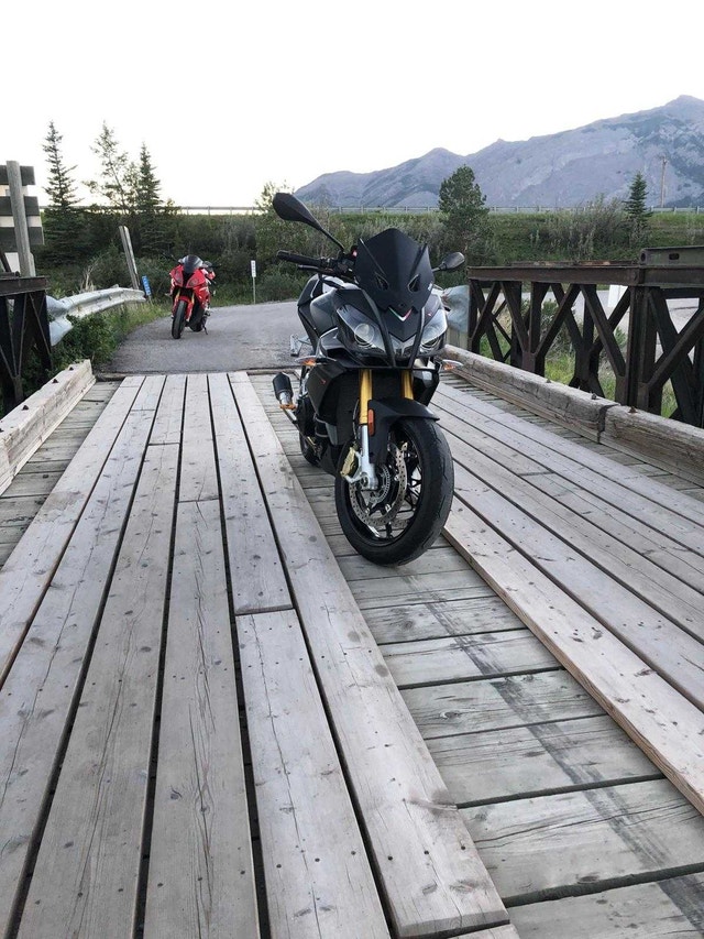 2014 Aprilia Tuono V4 APRC - Low KMs - photo 2