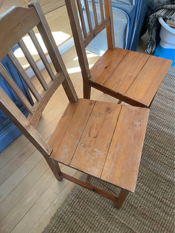 2 wooden chairs - photo 4