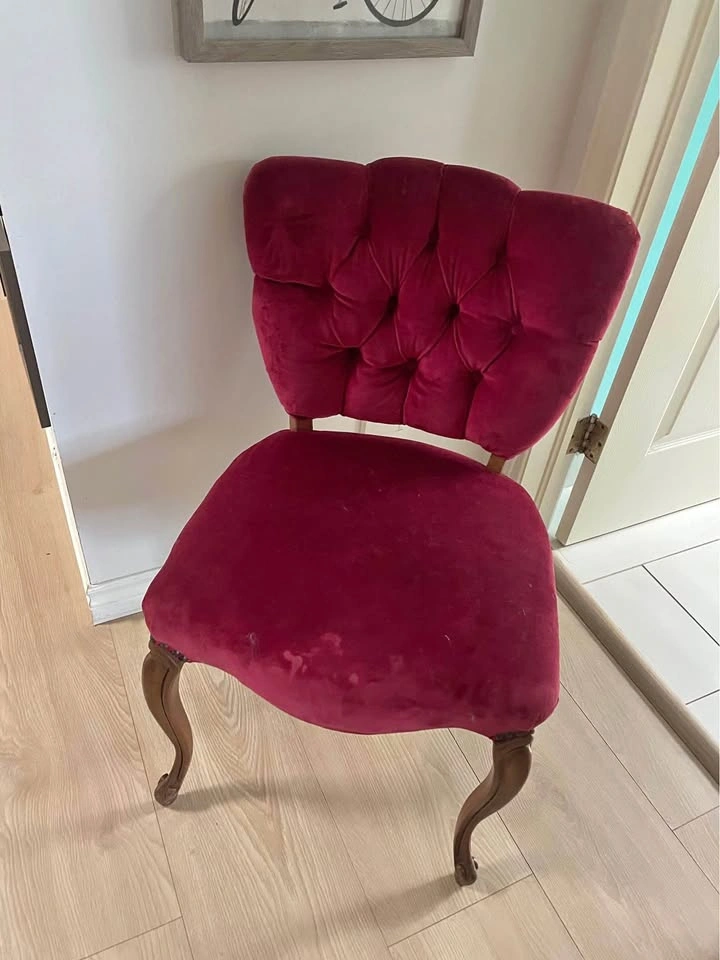 Vintage Tufted Red Velvet Accent Chair