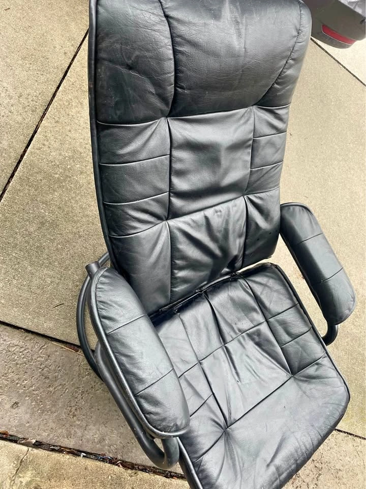 Black Leather Swivel Reclining Chair