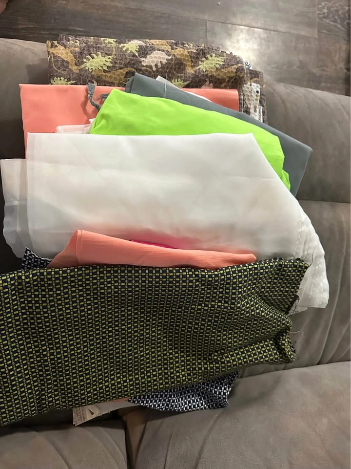 Large lot of Fabric - photo 3
