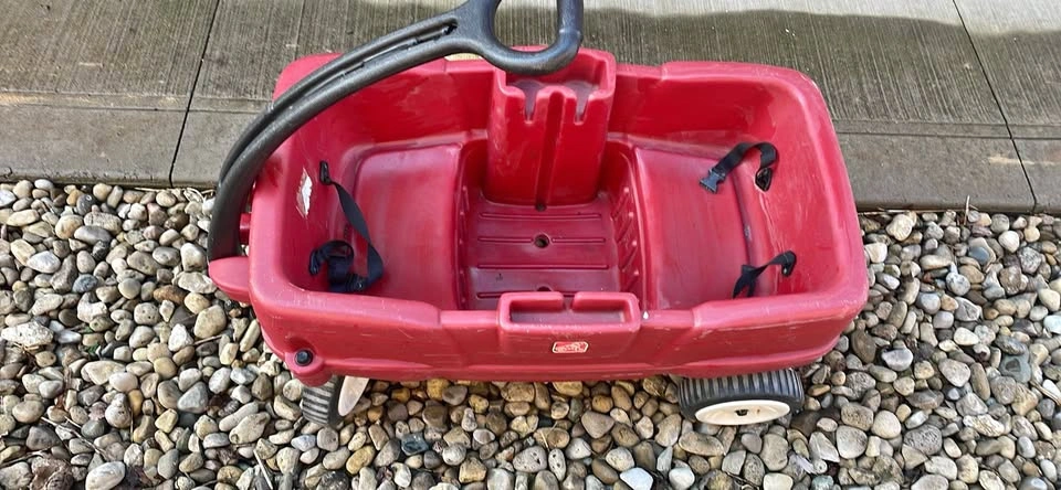 Step2 Red Kids Wagon with Seatbelts