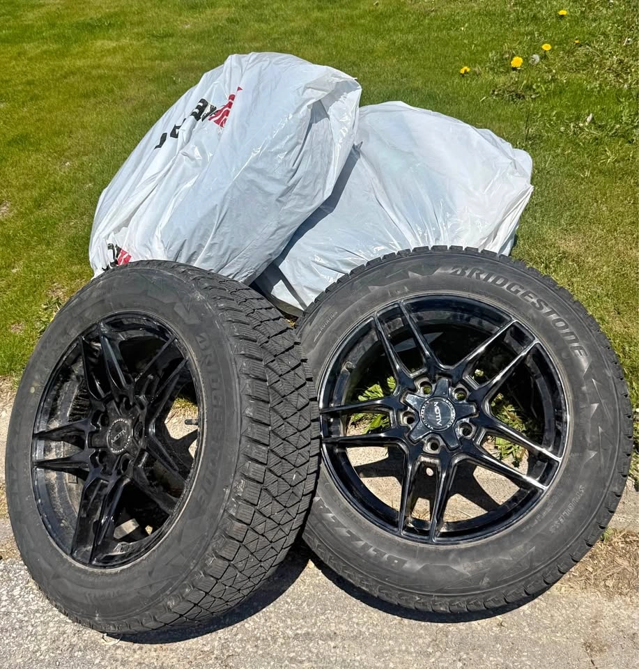 All season 225/60/R17 99S Bridgestone Tires on Motiv Wheels