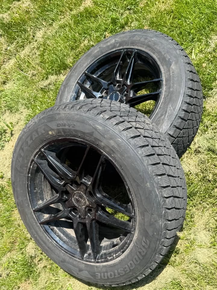All season 225/60/R17 99S Bridgestone Tires on Motiv Wheels - photo 2