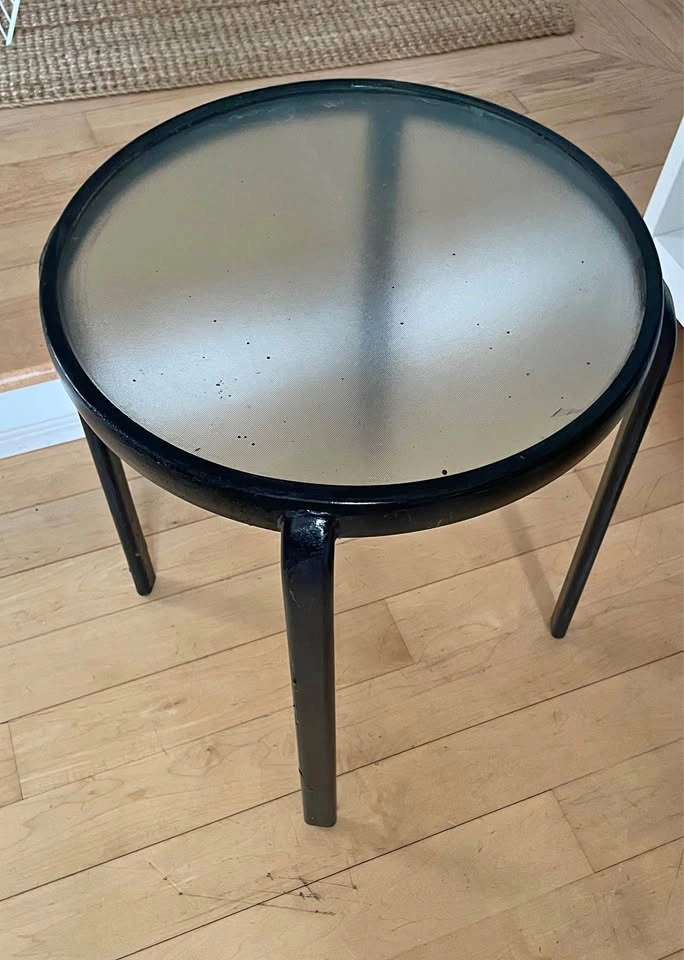 16x18" Round Black Patio Side Table w/ Frosted Glass