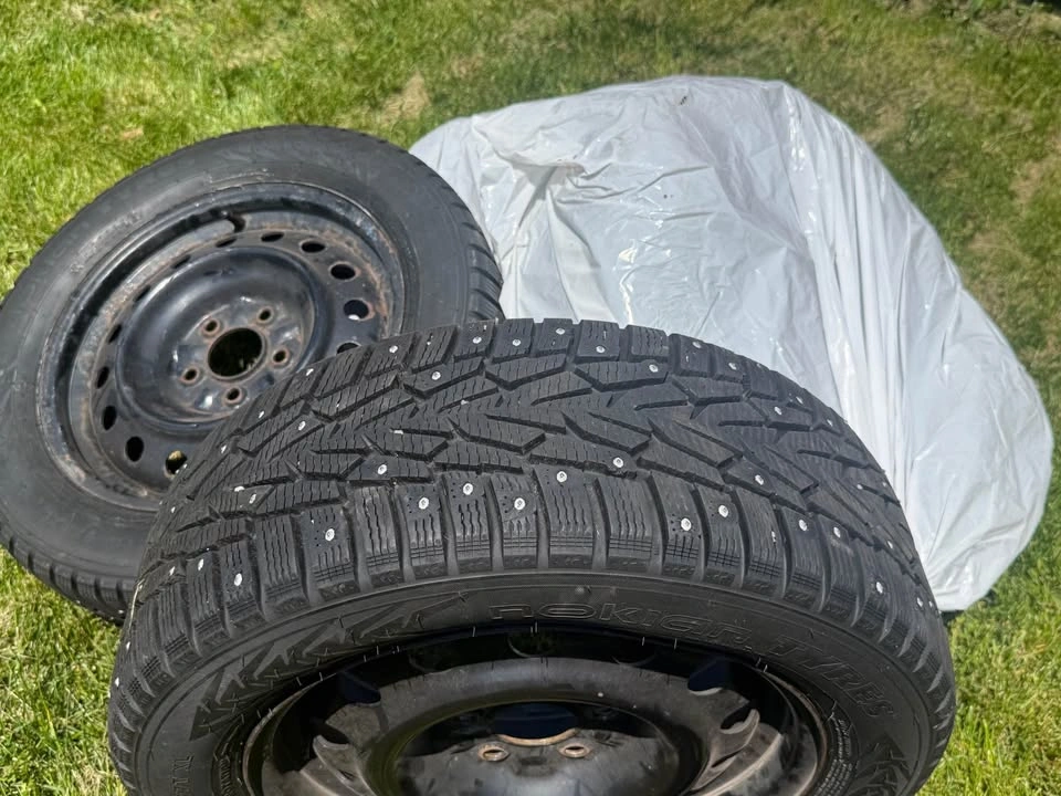 Nokian Norman7 Studded Winter Tires 215/55 R16 97T XL - photo 3