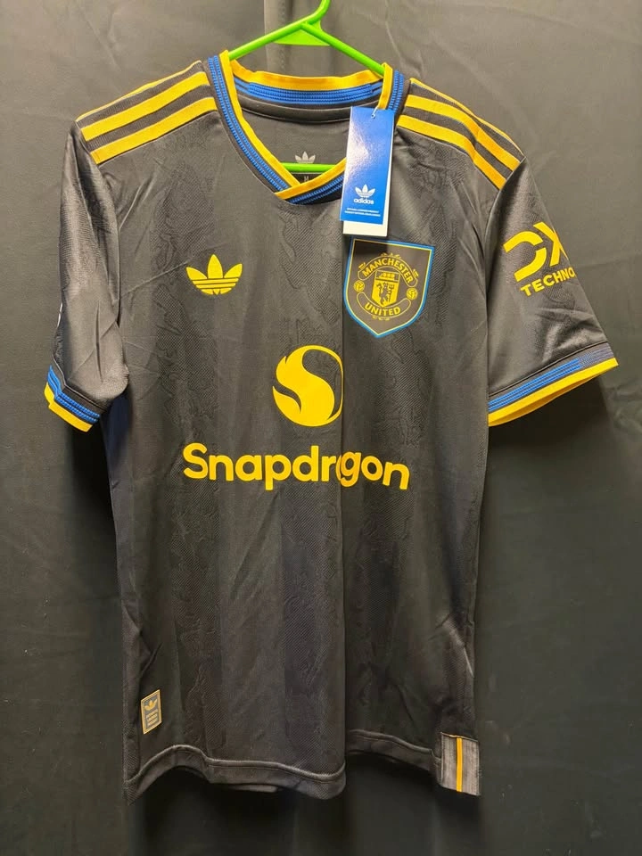 Matheus Cunha Manchester Third Jersey