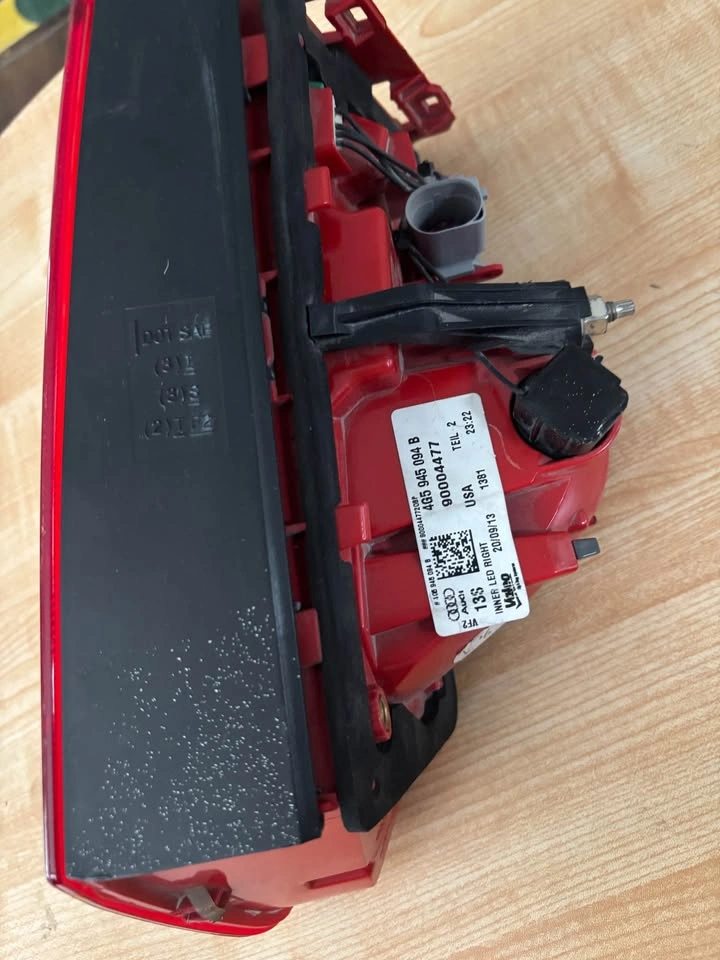 Audi A6 S6 C7 Right Inner Trunk LED Tail Light 4G5945094B - photo 2