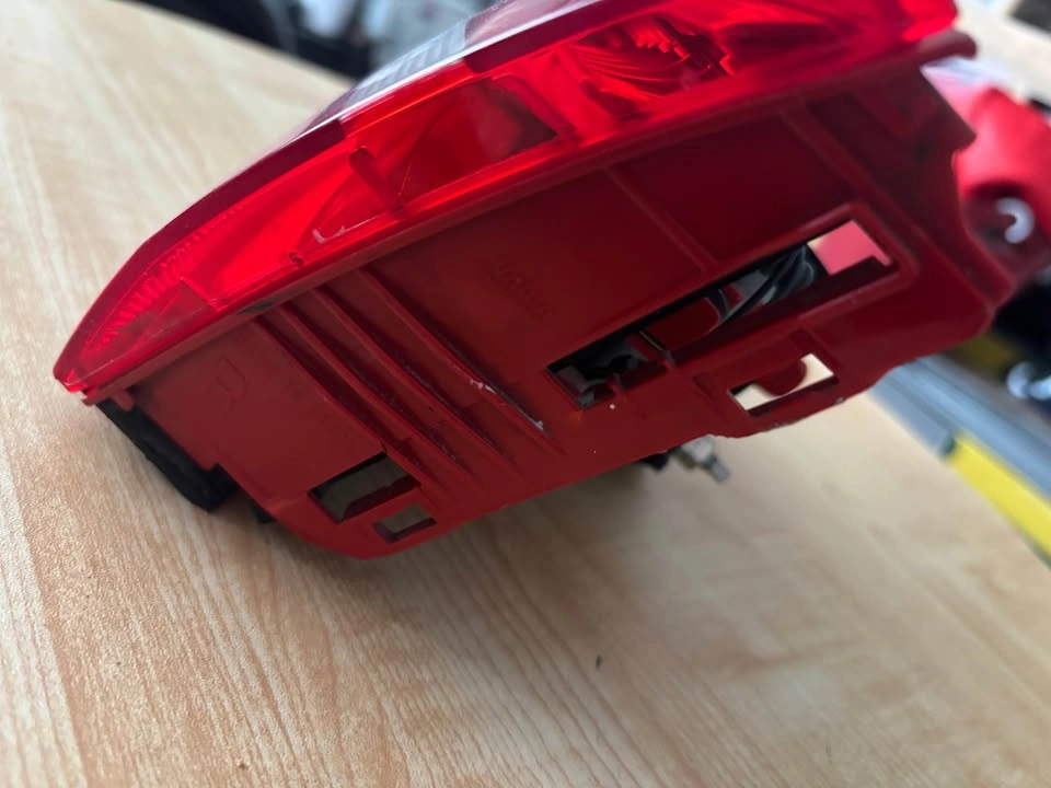 Audi A6 S6 C7 Right Inner Trunk LED Tail Light 4G5945094B - photo 3
