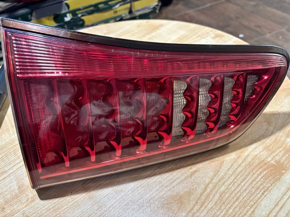 Infiniti QX56/QX80 Inner Taillight - Right Passenger Side