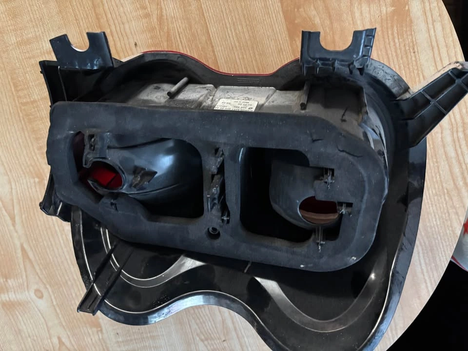 2008 Smart Fortwo Passenger Right Tail Light OEM - photo 3