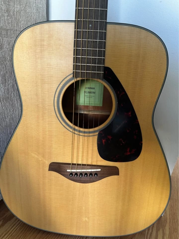Yamaha Acoustic Guitar with Capo and Bag - photo 2