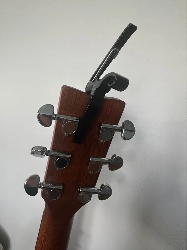 Yamaha Acoustic Guitar with Capo and Bag - photo 4