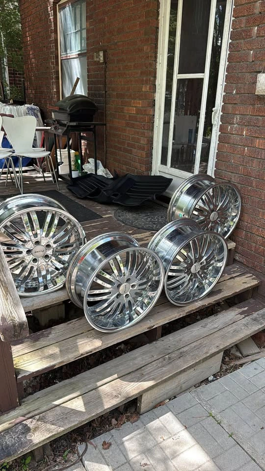 20" Fast Wheels Alloys – 5x114.3 Bolt Pattern - photo 3