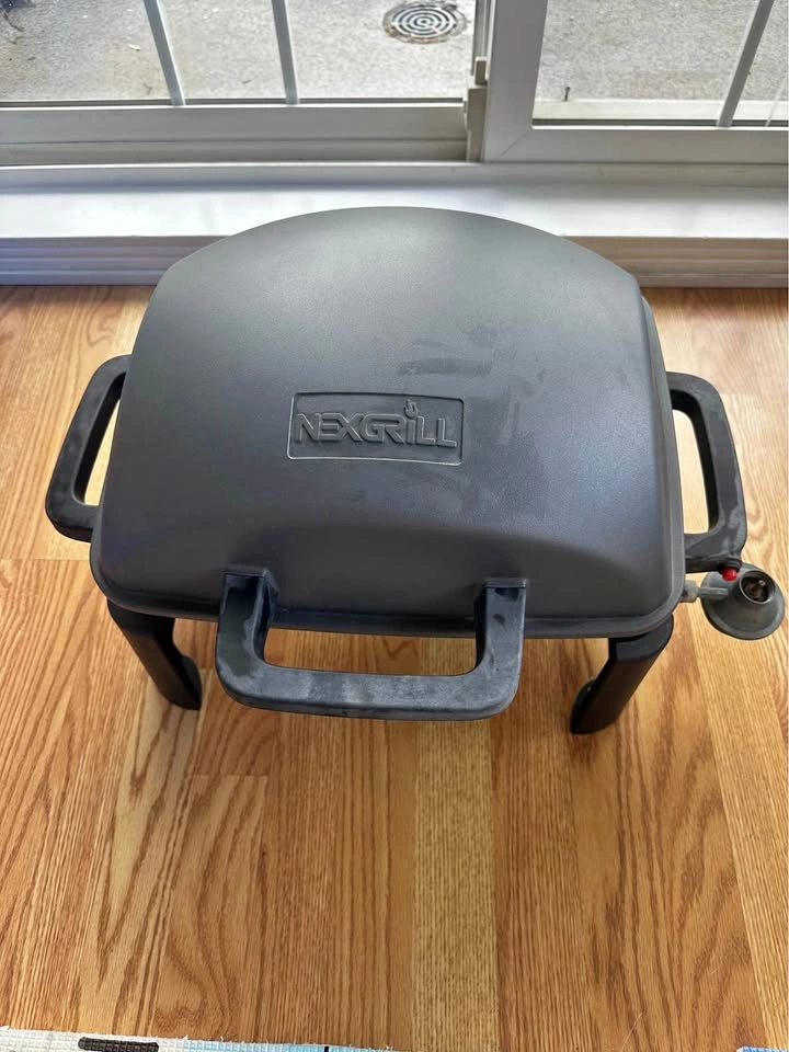 Nexgrill Portable Propane Grill with Cast Iron Grates