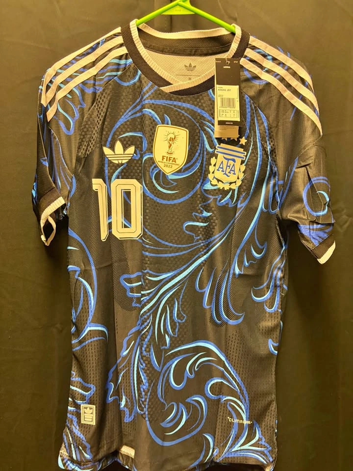 Lionel Messi Argentina 2026 Away Jersey - Size Medium