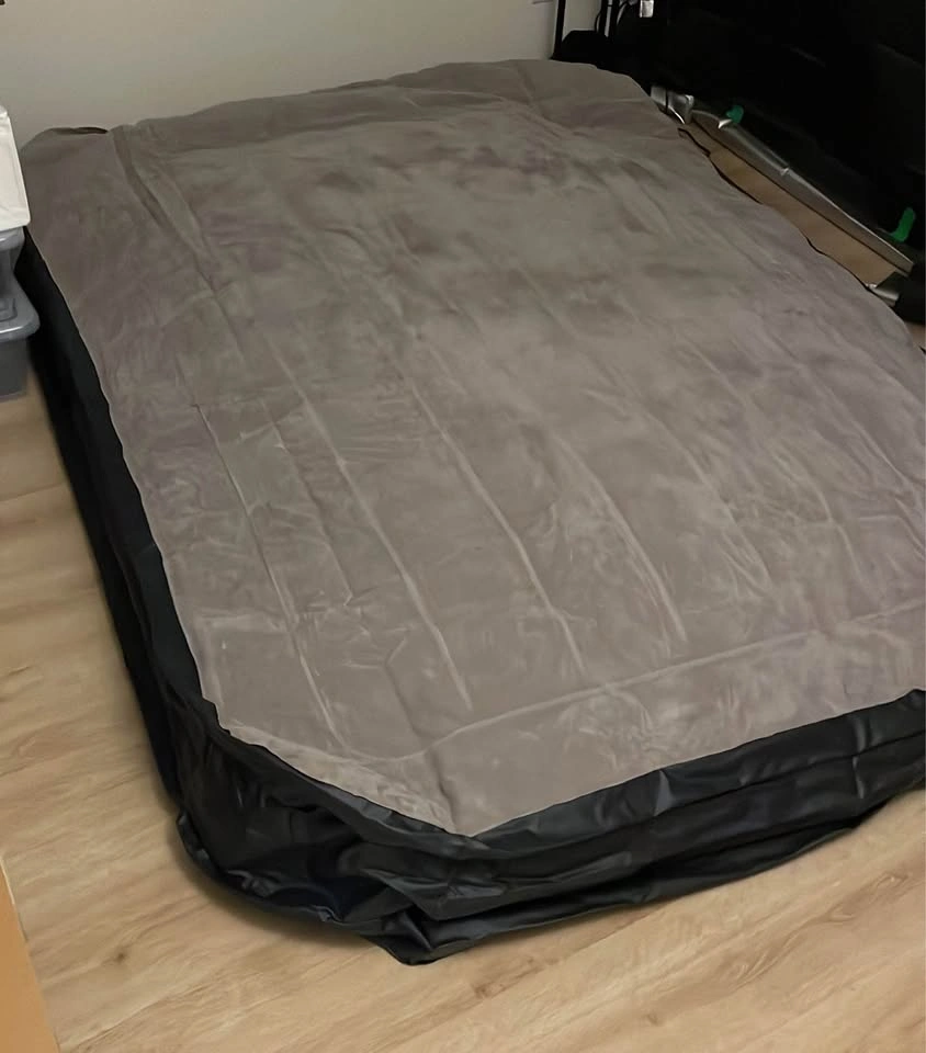 Queen Size Inflatable Air Mattress with Pump - photo 2