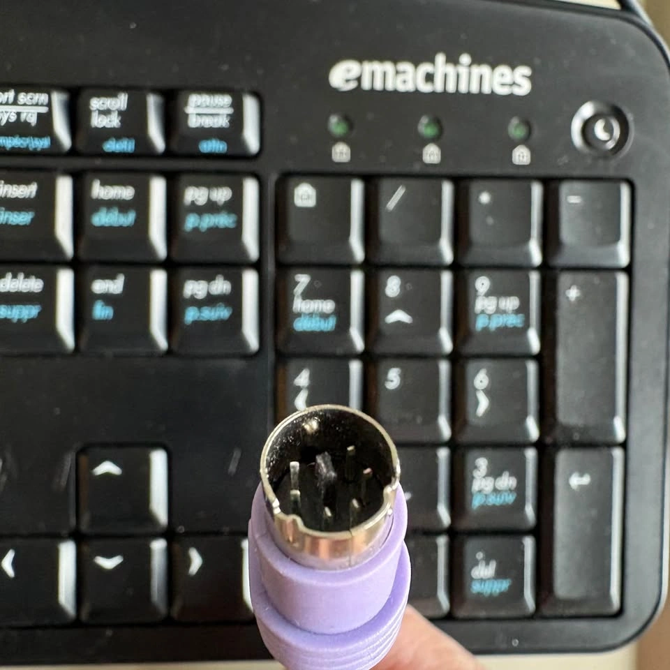 emachines PS/2 Full Size Bilingual Keyboard - photo 2