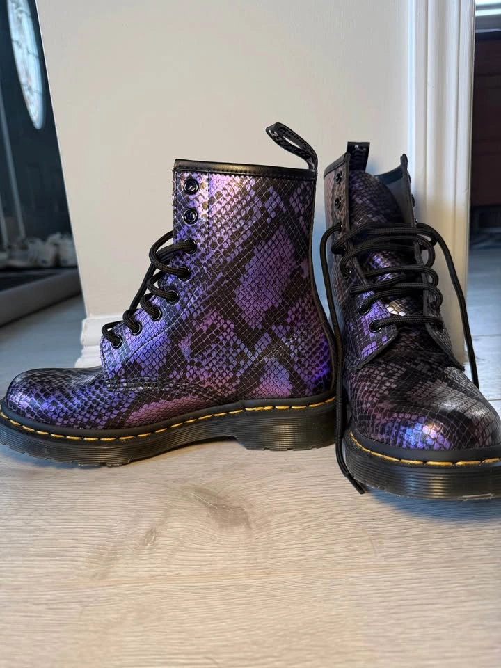 Size 7.5 Dr. Martens for sale! - photo 2