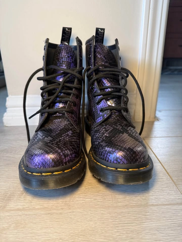 Size 7.5 Dr. Martens for sale! - photo 4
