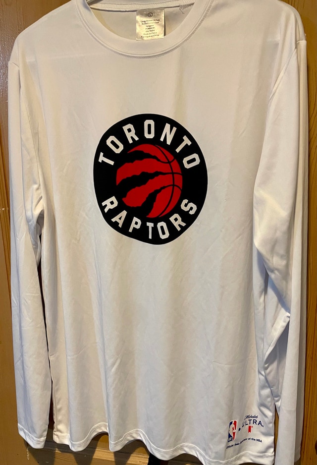 NEW Large Toronto Raptors x Michelob Ultra Long Sleeve Shirt