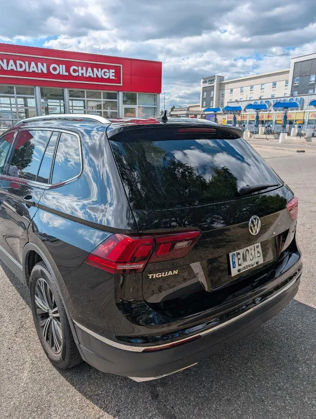 2018 Volkswagen Tiguan SEL Premium image indicator(3)