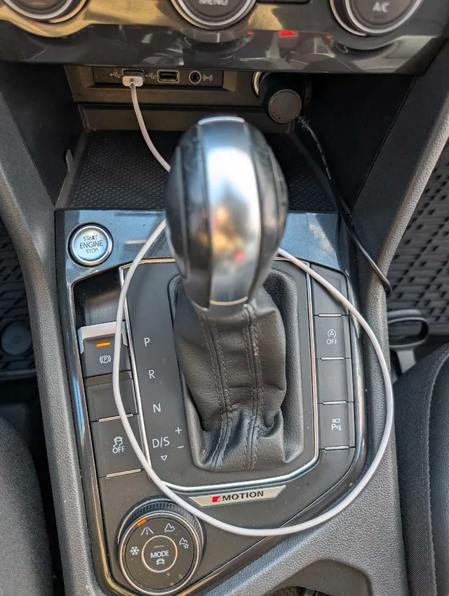 2018 Volkswagen Tiguan SEL Premium image indicator(7)