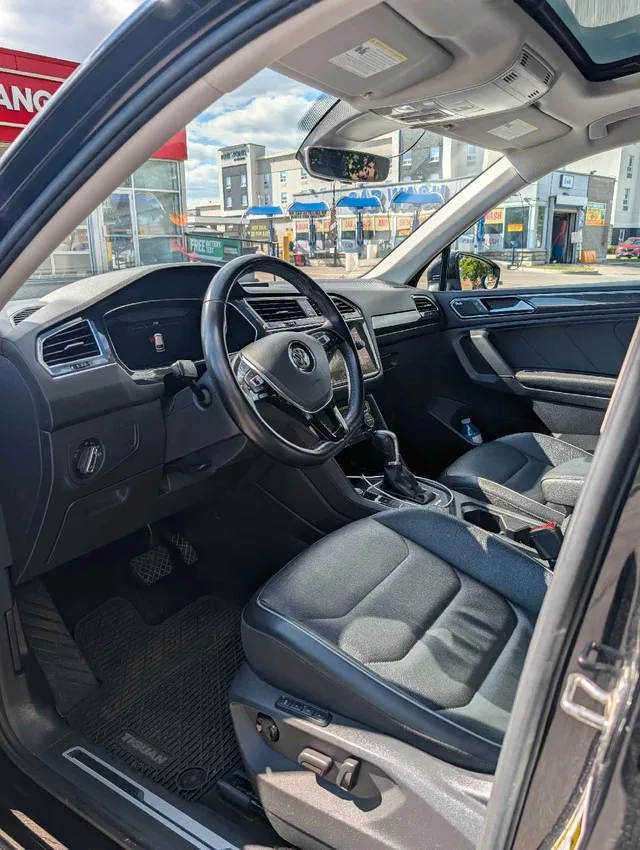 2018 Volkswagen Tiguan SEL Premium image indicator(8)